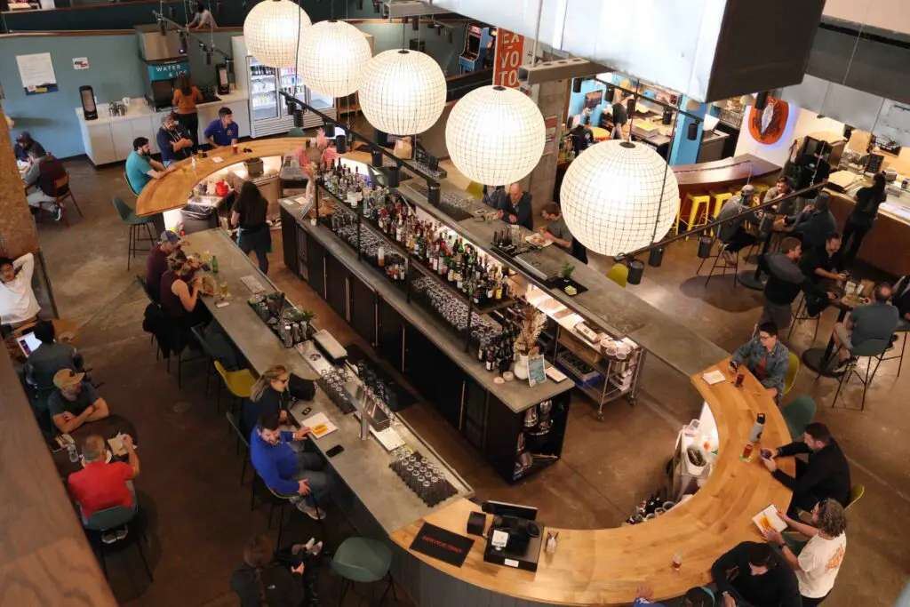 Auctioneer bar 7
