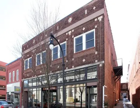 320 E Chapel Hill